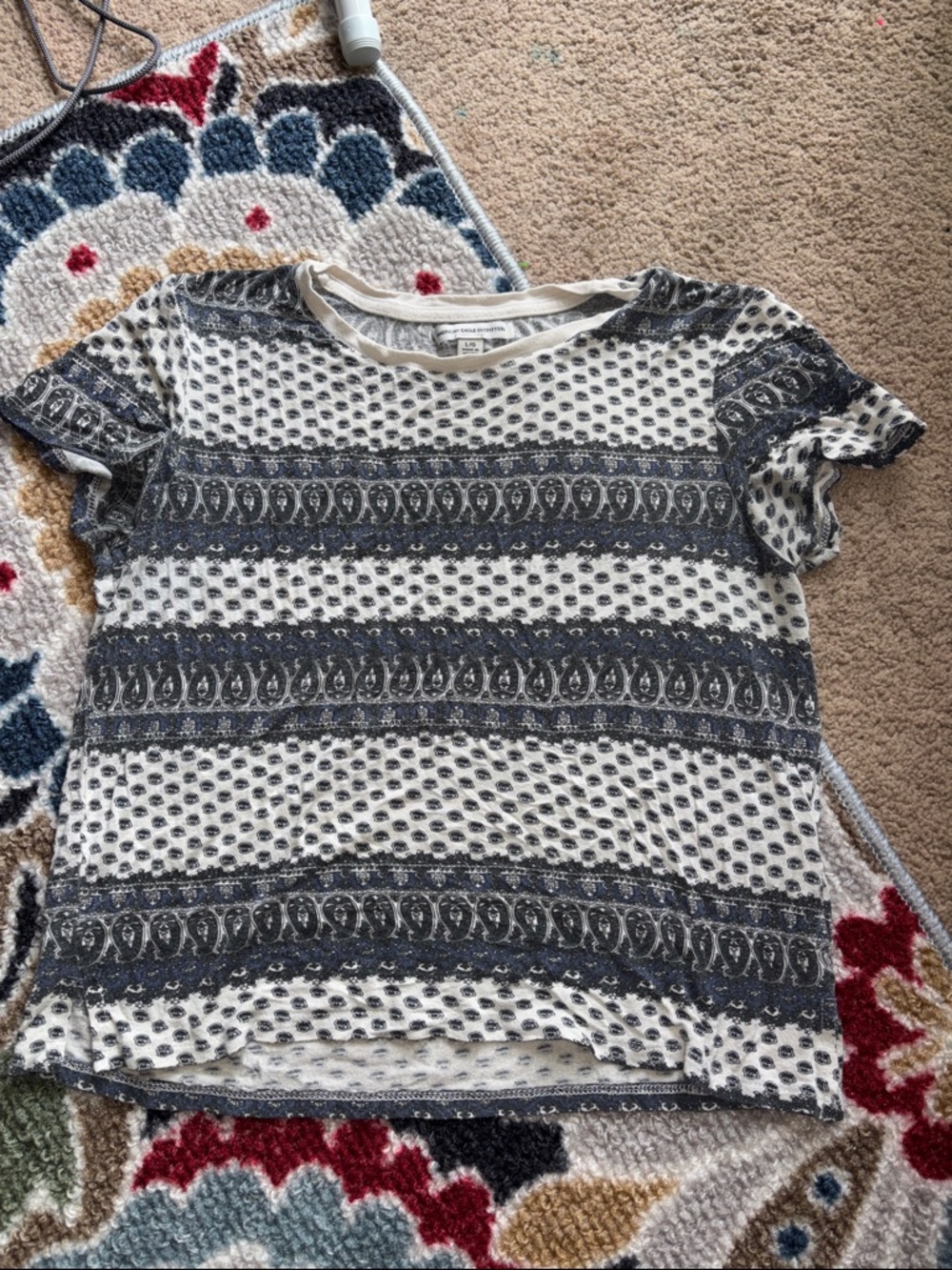 American Eagle Outfitters White and Navy Patterned Short Sleeve Tee